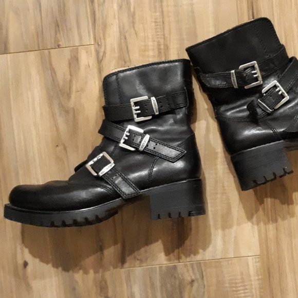3 buckle boot